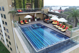 Hotel Varanasi Madin la piscine